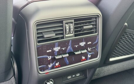 Porsche Cayenne III, 2025 год, 19 190 000 рублей, 28 фотография