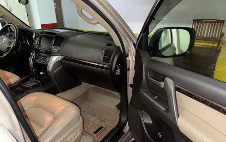 Toyota Land Cruiser 200, 2008 год, 2 490 000 рублей, 14 фотография