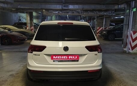Volkswagen Tiguan II, 2017 год, 2 095 000 рублей, 3 фотография