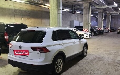 Volkswagen Tiguan II, 2017 год, 2 095 000 рублей, 2 фотография
