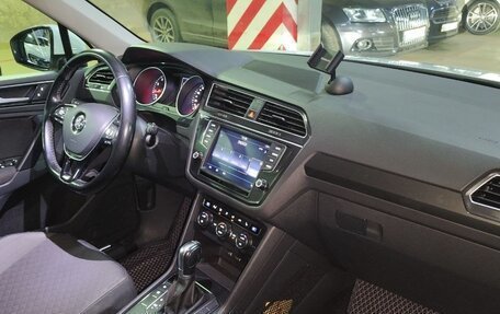 Volkswagen Tiguan II, 2017 год, 2 095 000 рублей, 12 фотография