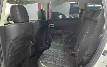 Mitsubishi Outlander III рестайлинг 3, 2021 год, 1 990 143 рублей, 10 фотография