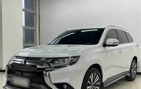 Mitsubishi Outlander III рестайлинг 3, 2021 год, 1 990 143 рублей, 1 фотография