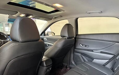 Hyundai Elantra, 2022 год, 1 440 000 рублей, 14 фотография