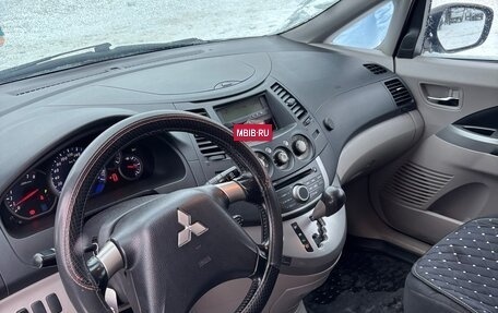 Mitsubishi Grandis, 2007 год, 1 100 000 рублей, 10 фотография