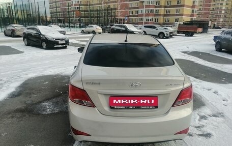 Hyundai Solaris II рестайлинг, 2015 год, 970 000 рублей, 1 фотография