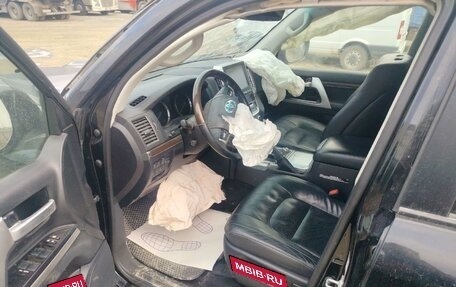 Toyota Land Cruiser 200, 2018 год, 4 675 000 рублей, 8 фотография