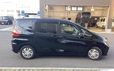 Honda Freed II, 2022 год, 1 650 000 рублей, 4 фотография