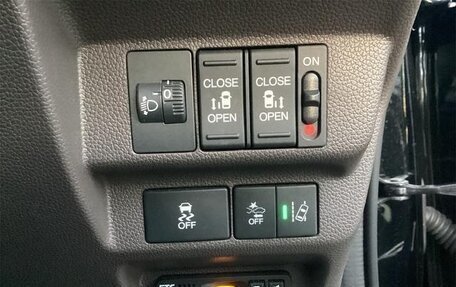 Honda Freed II, 2022 год, 1 650 000 рублей, 12 фотография