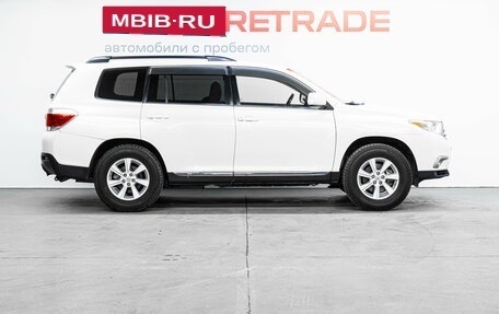 Toyota Highlander III, 2011 год, 1 930 000 рублей, 5 фотография