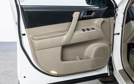 Toyota Highlander III, 2011 год, 1 930 000 рублей, 11 фотография