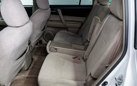 Toyota Highlander III, 2011 год, 1 930 000 рублей, 15 фотография