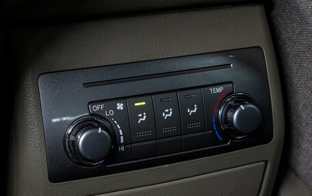 Toyota Highlander III, 2011 год, 1 930 000 рублей, 17 фотография