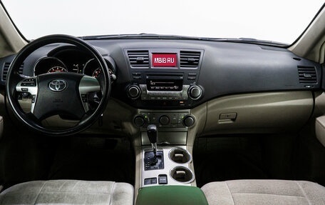 Toyota Highlander III, 2011 год, 1 930 000 рублей, 20 фотография