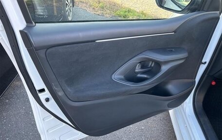 Toyota Yaris, 2022 год, 17 фотография