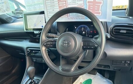 Toyota Yaris, 2022 год, 9 фотография