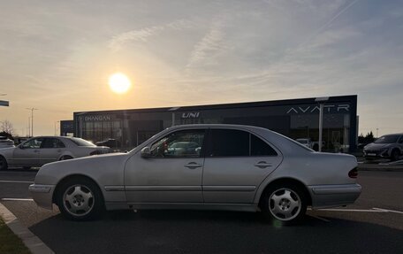 Mercedes-Benz E-Класс, 2000 год, 490 000 рублей, 6 фотография