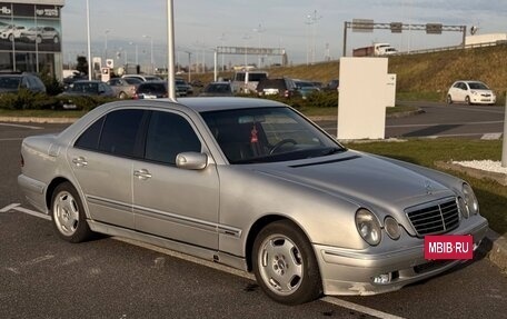 Mercedes-Benz E-Класс, 2000 год, 490 000 рублей, 2 фотография