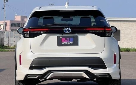 Toyota Yaris Cross, 2021 год, 1 779 000 рублей, 8 фотография