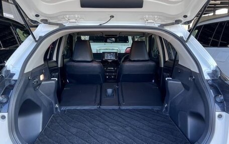 Toyota Yaris Cross, 2021 год, 1 779 000 рублей, 33 фотография