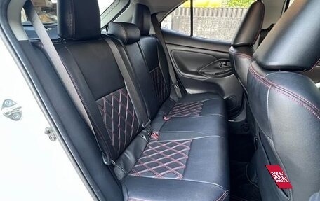 Toyota Yaris Cross, 2021 год, 1 779 000 рублей, 30 фотография