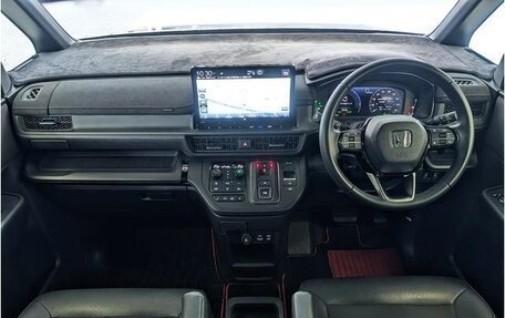 Honda Stepwgn, 2022 год, 2 360 000 рублей, 11 фотография