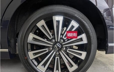 Honda Stepwgn, 2022 год, 2 360 000 рублей, 10 фотография