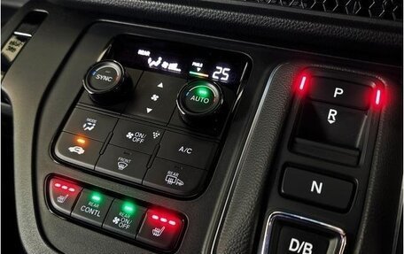 Honda Stepwgn, 2022 год, 2 360 000 рублей, 22 фотография