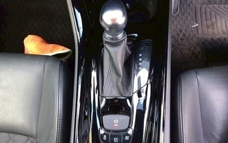 Toyota C-HR I рестайлинг, 2023 год, 2 160 000 рублей, 9 фотография