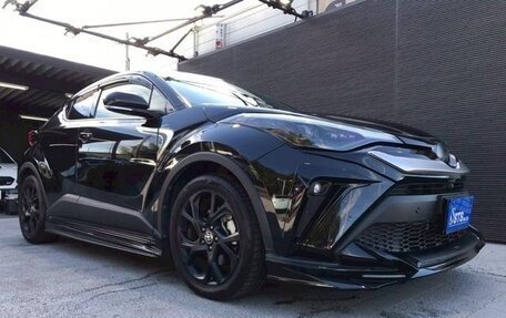 Toyota C-HR I рестайлинг, 2023 год, 2 160 000 рублей, 13 фотография