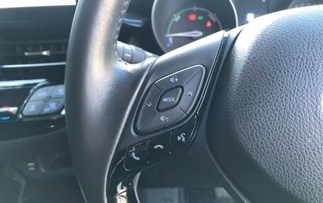 Toyota C-HR I рестайлинг, 2023 год, 2 160 000 рублей, 16 фотография