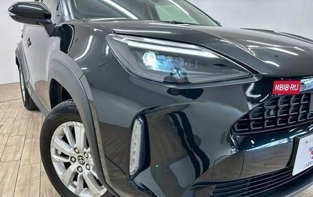 Toyota Yaris, 2022 год, 1 460 000 рублей, 2 фотография