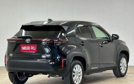 Toyota Yaris, 2022 год, 1 460 000 рублей, 9 фотография