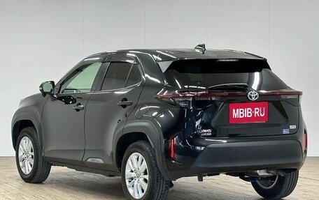 Toyota Yaris, 2022 год, 1 460 000 рублей, 10 фотография