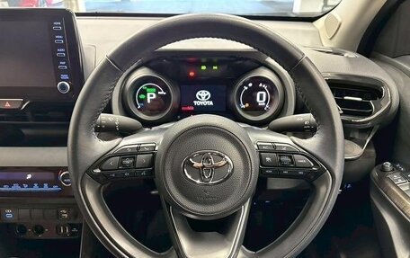 Toyota Yaris, 2022 год, 1 460 000 рублей, 15 фотография