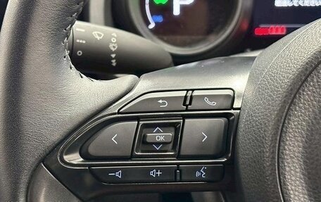 Toyota Yaris, 2022 год, 1 460 000 рублей, 16 фотография