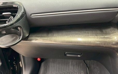 Toyota Yaris, 2022 год, 1 460 000 рублей, 33 фотография