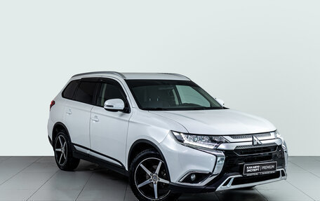 Mitsubishi Outlander III рестайлинг 3, 2020 год, 2 247 000 рублей, 3 фотография