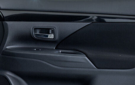 Mitsubishi Outlander III рестайлинг 3, 2020 год, 2 247 000 рублей, 15 фотография