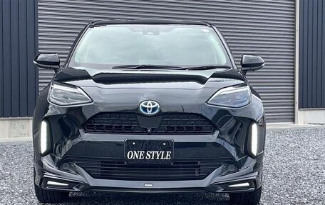 Toyota Yaris Cross, 2022 год, 1 810 000 рублей, 2 фотография