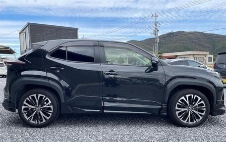 Toyota Yaris Cross, 2022 год, 1 810 000 рублей, 6 фотография