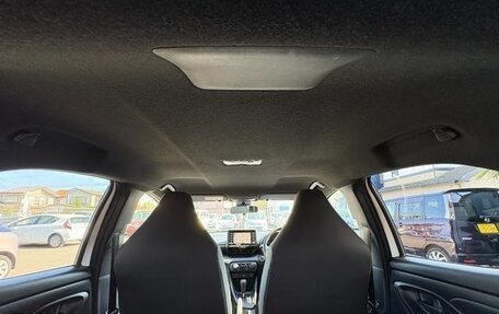 Toyota Yaris, 2021 год, 1 300 000 рублей, 12 фотография