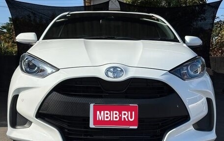 Toyota Yaris, 2021 год, 1 300 000 рублей, 1 фотография