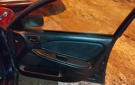 Toyota Avensis III рестайлинг, 2001 год, 285 000 рублей, 11 фотография