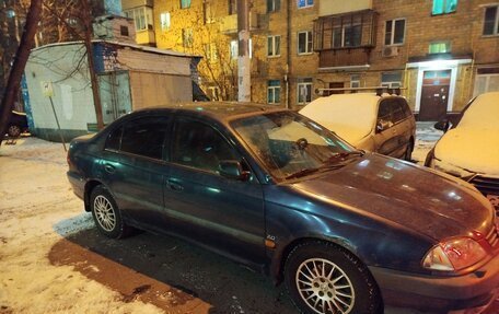 Toyota Avensis III рестайлинг, 2001 год, 285 000 рублей, 2 фотография