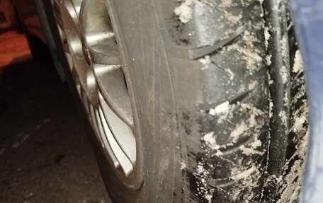 Toyota Avensis III рестайлинг, 2001 год, 285 000 рублей, 17 фотография