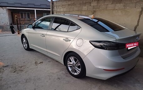 Hyundai Elantra VI рестайлинг, 2017 год, 1 150 000 рублей, 2 фотография