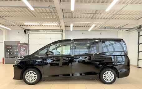 Toyota Voxy III, 2015 год, 1 999 000 рублей, 3 фотография