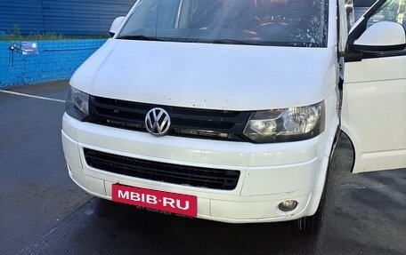Volkswagen Caravelle T5, 2013 год, 1 950 000 рублей, 2 фотография