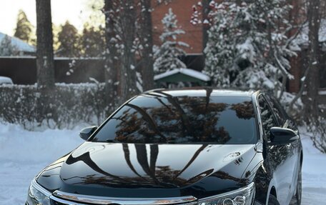 Toyota Camry, 2017 год, 2 450 000 рублей, 3 фотография